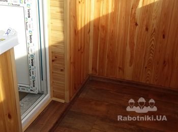 Балкон обшитый вагонкой