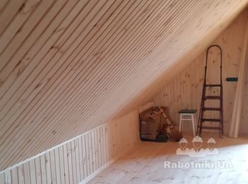 Мансарда обшита вагонкой