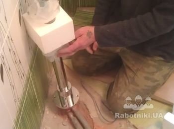 монтаж напольного смесителя ванны