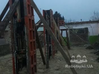 Колони 40*40 висотою 3.2 м