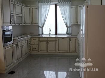 Кухня из натурального дерева