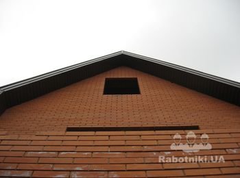 ТТ. Облицовка свесов кровли, монтаж водосточной системы.
www.masterTT.com.ua