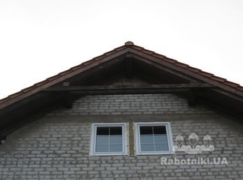 ТТ. Облицовка свесов кровли, монтаж водосточной системы.
www.masterTT.com.ua