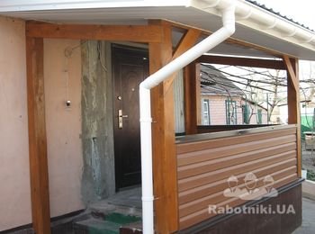 ТТ. Облицовка свесов кровли, монтаж водосточной системы.
www.masterTT.com.ua