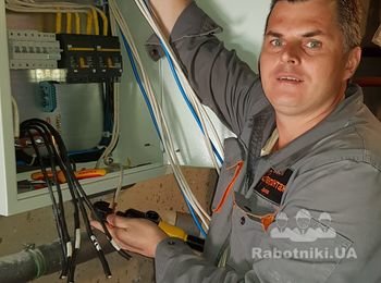 Процесс сборки силового щита в котельной.
Проммонтаж.
Более подробно смотрите на моём канале в Ютуб: https://www.youtube.com/channel/UCH2I45k7tZriJoQ-lNHNToA?view_as=subscriber