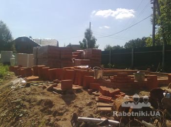 Стартовые 4 ряда из красного полнотелого кирпича
