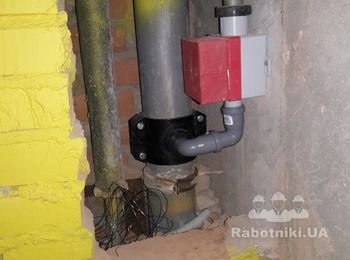 Врезка в канализационный стояк, установка шарикового сифона