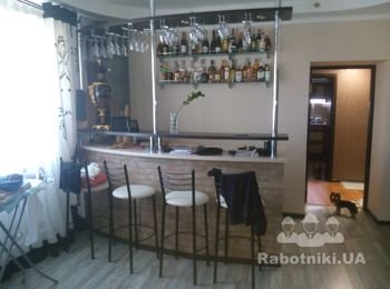 Барная стойка: основа-пеноблок, отделка- клинкерная плитка.