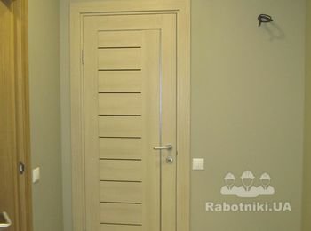 Световые выключатели кладовой и санузла;