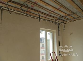 Прокладка кабельной продукции в спальной комнате (до);