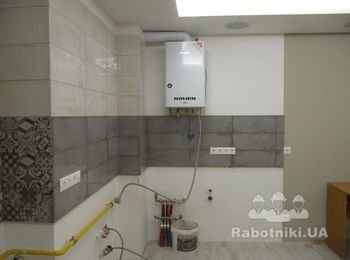 Установленная и подключенная фурнитура компании Legrand Valena (Франция) в кухне студии (после завершения последнего трудового дня по электроснабжению, в данной квартире);