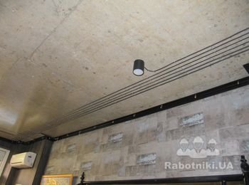 Прокладка кабеля, установка и подключение приборов освещения;