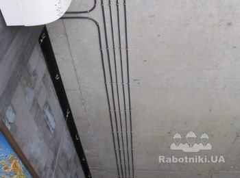 Прокладка кабеля, установка и подключение приборов освещения и кондиционера;