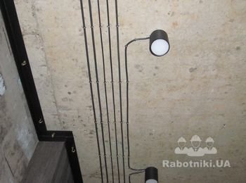 Прокладка кабеля, установка и подключение приборов освещения;