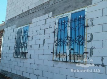 Решетки на окна из металла
Быстро и качественно изготовим и смонтируем стальные решётки на балконы и лоджии. Решётки сварные и кованые. Прямые и с выносом. Красивые и бюджетные.
Решётки распашные и глухие.
Доставка и монтаж быстро и аккуратно.
