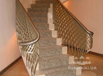 поворотная бетонная лестница