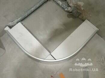Начало работы полукруглого поддона