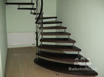 Лестница на больцах, материал ясень.