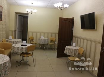 ПОСЛЕ РЕМОНТА (цокольное помещение в старом секторе) Стены обои, пол плитка , потолок Армстронг