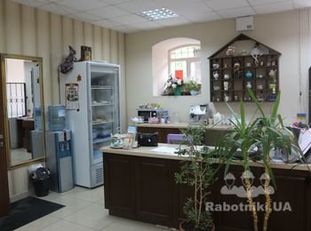 ПОСЛЕ РЕМОНТА (цокольное помещение в старом секторе) Ресепшн
