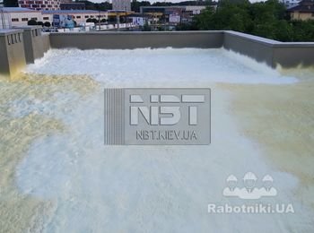 Утепление плоской кровли ППУ является так же дополнительной гидроизоляцией.
