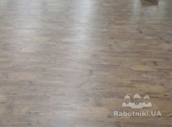 Укладка напольного покрытия