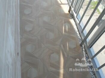 Укладка плитки и затирка швов плитки на балконе