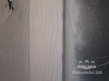 Процесс покраски гипсовых 3-D панелей