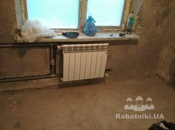 Замена труб отопления и радиаторов отопления. Диагональное подключение радиатора, перед радиатором кран байпас скрытого монтажа, все трубы врезаны в стену