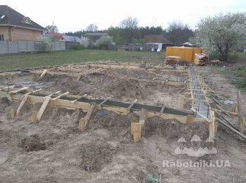 Залили фундамент