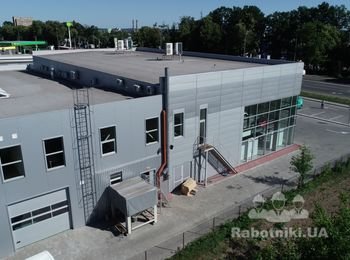 Отопление:
- выставочный зал - теплый пол 30кВт совмесно с воздушным отоплением 30кВт;
- офисное помещение - радиаторное отопление мощностью 60кВт;
- помещение СТО - радиаторное отопление мощностью 60кВт;
- помещение мойки - воздушное отопление мощностью 60кВт.

(068) 982-92-43 (монтаж)