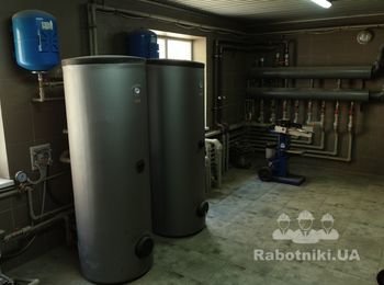 Виды работ:

Отопление:
- производственные помещения - воздушное совместно с радиаторным 200кВт;
- офисные помещения - радиаторное отопление 120кВт;
- отопительный пункт - отопительной мощностью 400 кВт.

Водопровод, канализация:
- система химводоочистки для автоматической подпитки системы отопления;
- гарячее водоснабжение - бойлера косвенного нагрева с рециркуляцией 2шт объемом по 500л.

(068) 982-92-43 (монтаж)