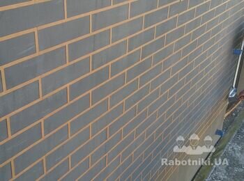 Процесс выполнения работы с устройства псевдо кирпича