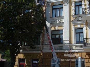 Владимирская 20. Монтаж медной водосточной системы Aquasystem.