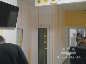 Заказчик - детская поликлиника "Добробут", оболонь. Краска "Tikkurila", серия Luja, процент глянца 7%.