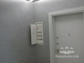 Выполнены работы: монтаж ГКЛ потолка с диодной подсветкой, монтаж сантехники, кухни, шкафы купе и болконный шкаф.Фальш стены с подсветкой.