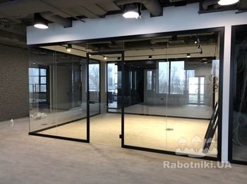 монтаж перегородки в офисном БЦ Торонто-Киев