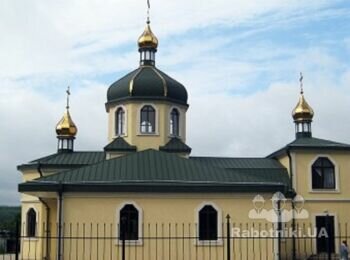 Фальцевая кровля церкви и изготовление  куполов