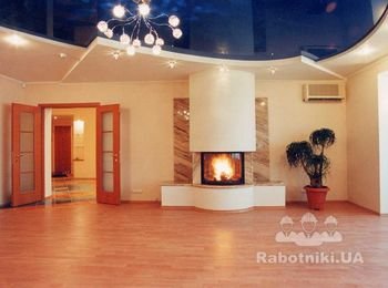 натяжной потолок синий лак