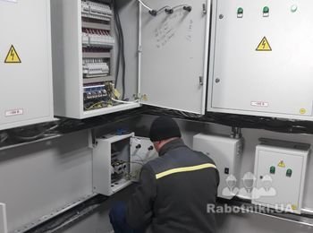 Щиты управления вентиляциями и щиты АВР. В режиме генераторного питания происходит управление определенного режима.