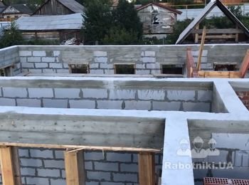 армопояс залито опалубку знято