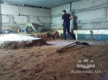 Гідроізоляція і поглиблення підвалу. Гатне.