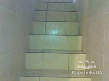 Вход в подвал коттеджа