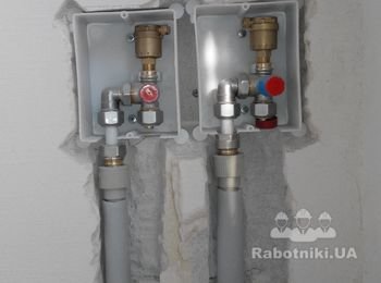 Монтаж мультибоксов системы напольного отопления