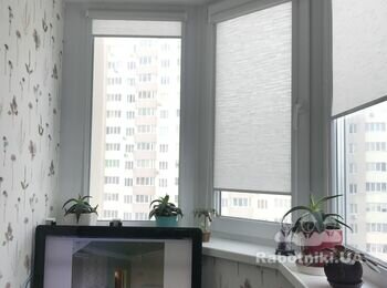 Остекление балкона выполнено по утвержденной Застройщиком схеме пятикамерным профилем с энергосберегающим 2-х камерным стеклопакетом