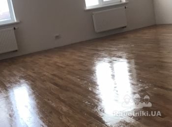 Нанисение масло воска после шлифовки паркета