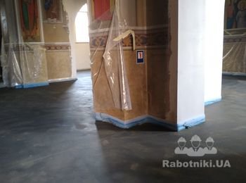 Влаштування стяжки в одній із церков м. Бровари