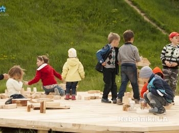 16-17.05.15 маленькие строители продолжали начатое дело ))