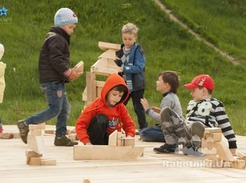 16-17.05.15 маленькие строители продолжали начатое дело ))