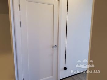 Офис, заказчик с другой страны, по дизайну сделали все как хотели, документация и отчет полностью прозрачно. Ведем в гугл таблицах.